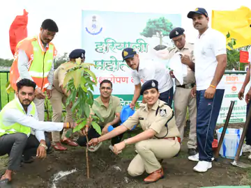 सीहोर पुलिस लाइन में 350 पौधों का रोपण