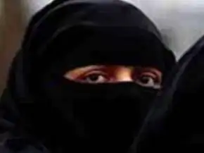 पत्नी रशीदा पहुंची थाने, बोली-16 साल से कर रहा था प्रताड़ित