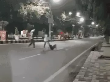 भोपाल में सरेराह युवक पर जानलेवा हमला