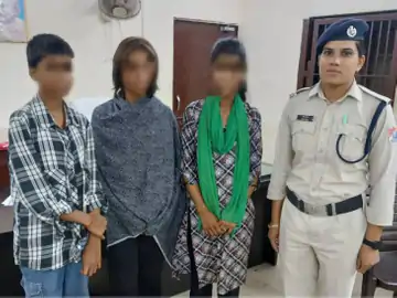 दिल्ली से भागकर भोपाल पहुंची 3 लड़कियां