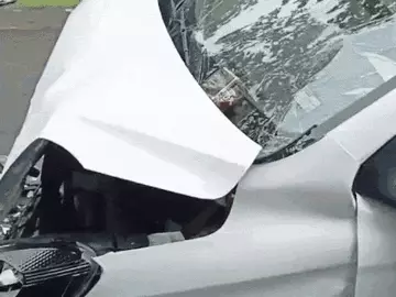 रायसेन में दो कारों की टक्कर, रिटायर्ड SDOP की मौत