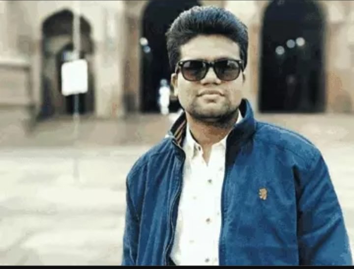 यात्रियों से भरी बस ने इंजीनियर को कुचला: आरोपी चालक और कंडक्टर फरार हो गए