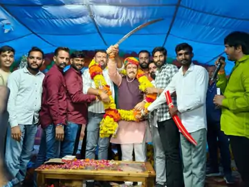 भाजपा विधायक पर FIR की मांग तलवार से केक काटा था, कांग्रेस अध्यक्ष ने कहा कानून सभी के लिए एक होना चाहिए