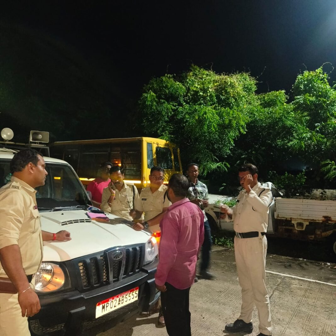 भोपाल में परिवहन विभाग का विशेष अभियान, ₹68,500 समन शुल्क वसूला – तीन ट्रक जब्त