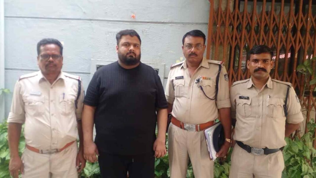 धमाचौकड़ी कर हवाई फायर करने वाला फैजान मछली चढ़ा कोतवाली पुलिस के हत्थे