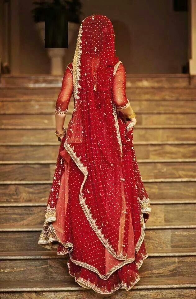 शादी के कुछ दिन बाद छत से कूदकर भाग रही थी दुल्हन पड़ोसियों ने पकड़ा