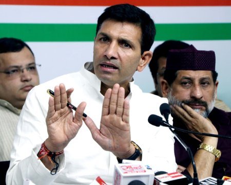 पटवारी बोले-नाम काटने के दबाव में आत्महत्या कर रहे BLO