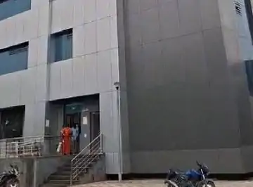 सुपर स्पेशियलिटी अस्पताल परिसर में दिनदहाड़े हमला