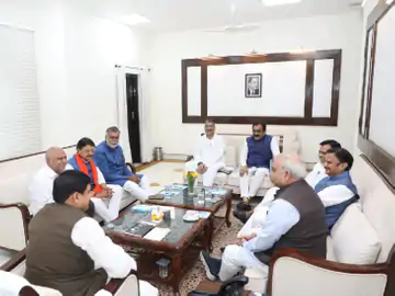 सत्ता-संगठन में समन्वय बनाने सीएम हाउस में बैठक