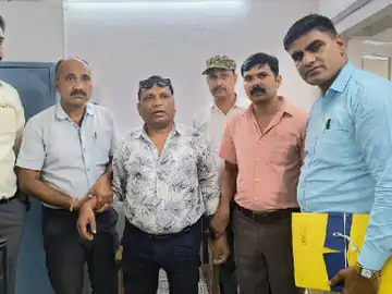 भोपाल लोकायुक्त टीम ने PWD के सहायक को रिश्वत लेते रंगे हाथ गिरफ्तार किया