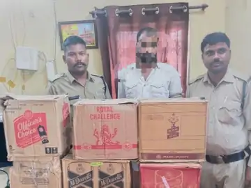 भोपाल में ब्रांडेड शराब और कार के साथ युवक गिरफ्तार