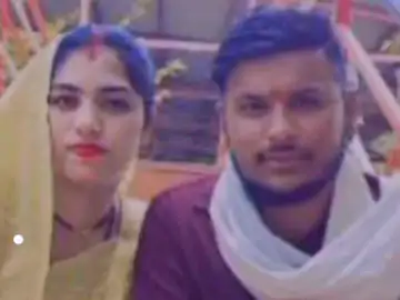 दुर्गा पंडाल में गरबा कर रही एक महिला की हार्ट अटैक से मौत