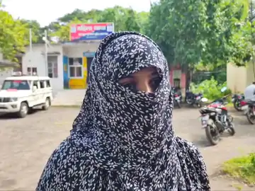 भाजपा पार्षद पर उसकी पत्नी ने मारने का आरोप लगाया