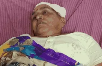 युवक ने मां को डंडे से पीटा