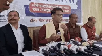 धीरेंद्र शास्त्री की यात्रा के खिलाफ हाईकोर्ट में लगेगी याचिका