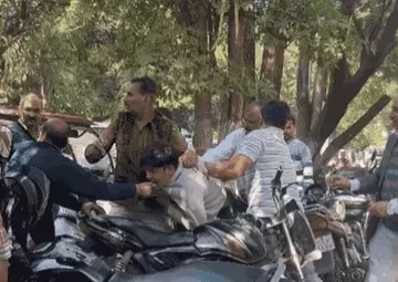 फार्मेसी काउंसिल के अध्यक्ष संजय जैन पर केस दर्ज