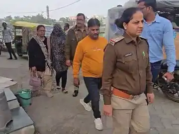 सेक्स रैकेट की सूचना पर पुलिस का छापा