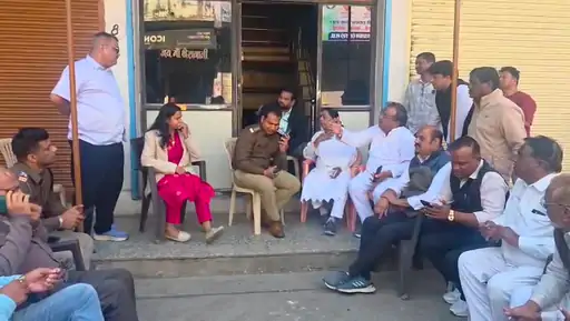 रतलाम-जावरा में CM के आने से पहले कांग्रेसी नजरबंद