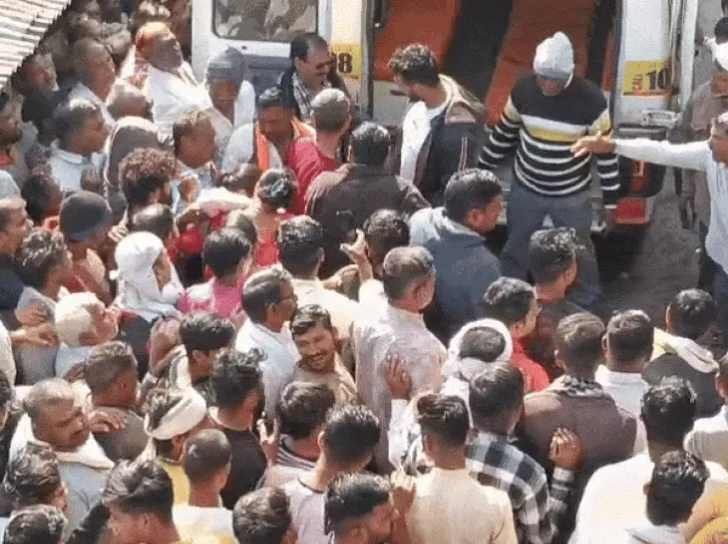 बुरहानपुर में पति ने पत्नी को जिंदा जलाया, मौत, डीजल डालकर लगाई आग, किचन में बंद कि