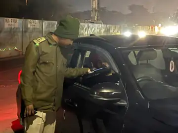 नए साल की दस्तक से पहले भोपाल की सड़कों पर यातायात पुलिस अलर्ट मोड में