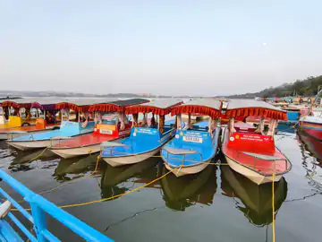 भोपाल के बड़ा तालाब में कल से तैरेंगे 20 शिकारे