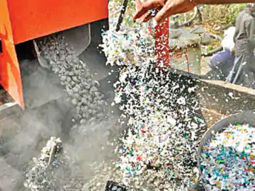भोपाल में 50 से ज्यादा अवैध प्लास्टिक री-साइक्लिंग यूनिट