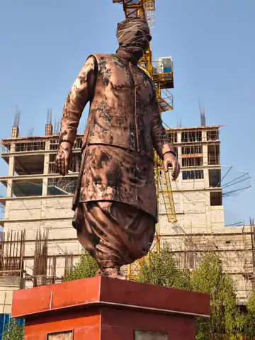 भोपाल में मंत्री सारंग के पिता की प्रतिमा से छेड़छाड़