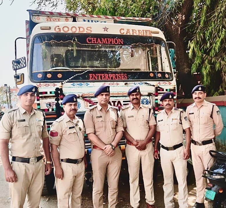 शौक पूरा करने के लिए क्लीनर बालक उड़ा ले गया 15 लाख का डंपर, जीआरपी ने चंद घंटों में दबोचा