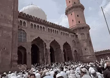 अलविदा जुमा: इबादत के साथ दी गई रमजान को विदाई, मुल्क में अमन-चैन की दुआ