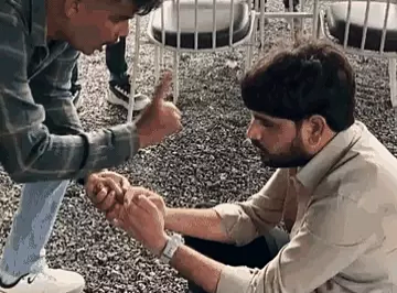 हिंदू युवती से दरिंदगी करने वाला डॉक्टर गिरफ्तार, उग्र भीड़ ने आरोपी के घर में लगाई आग