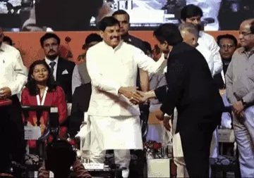 मप्र के 61 जांबाजों का सम्मान: सीएम बोले- चाय वाला पीएम और गाय वाला सीएम बन सकता है, यह लोकतंत्र की ताकत