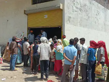 भोपाल: पानी और राशन के लिए सड़कों पर उतरे लोग, निगम मुख्यालय में भारी हंगामा