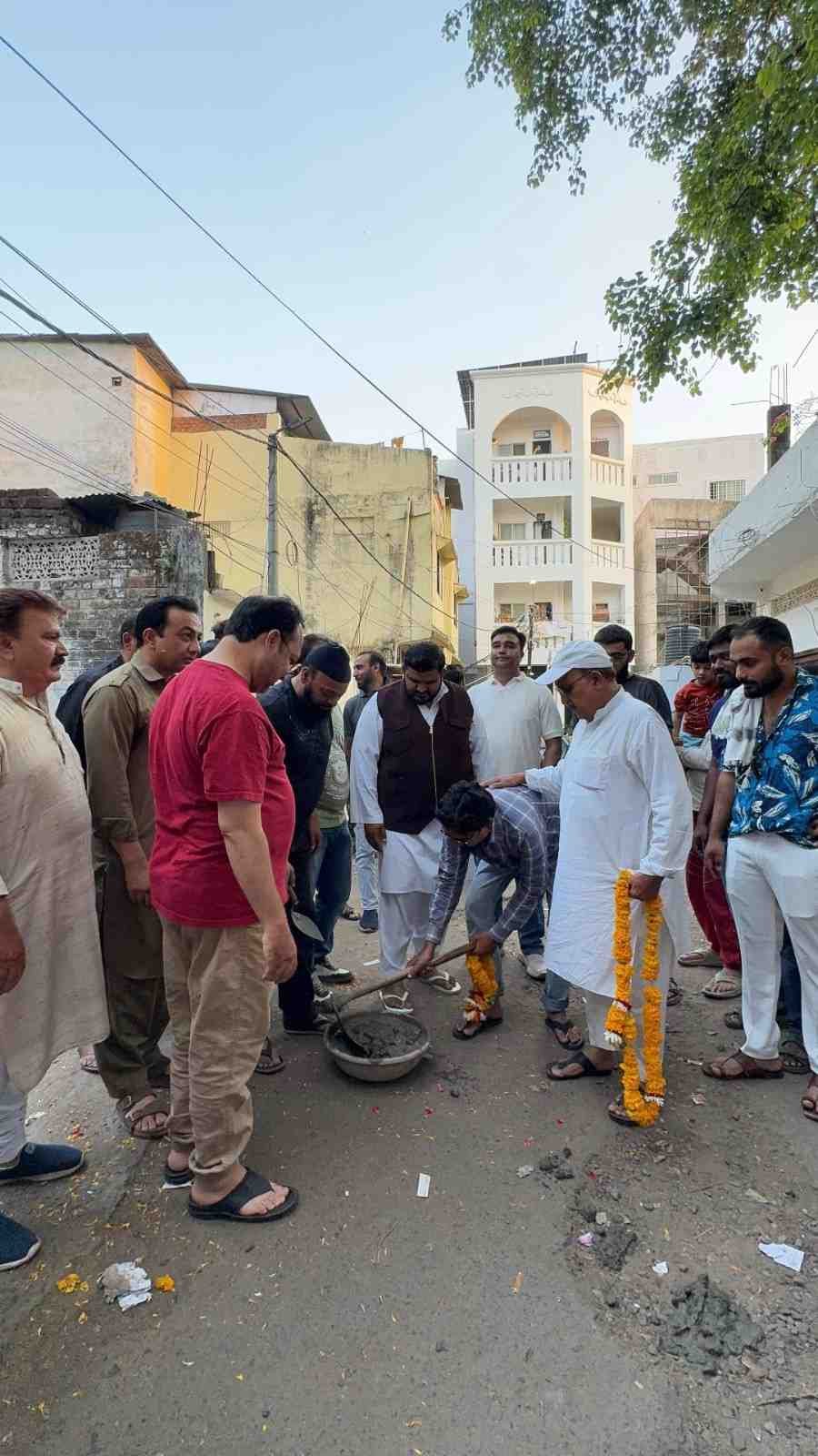 विधायक निधि से बनी सी.सी. रोड का लोकार्पण, रहवासियों ने जताया आभार