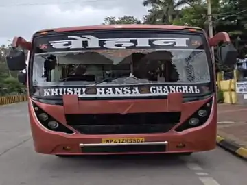 बसों में तोड़फोड़ और अवैध वसूली का आरोप, बस संचालकों ने पुलिस कमिश्नर से लगाई गुहार
