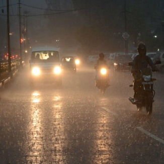 भोपाल में झमाझम बारिश: भीषण गर्मी से मिली राहत, कई इलाकों में भरा पानी