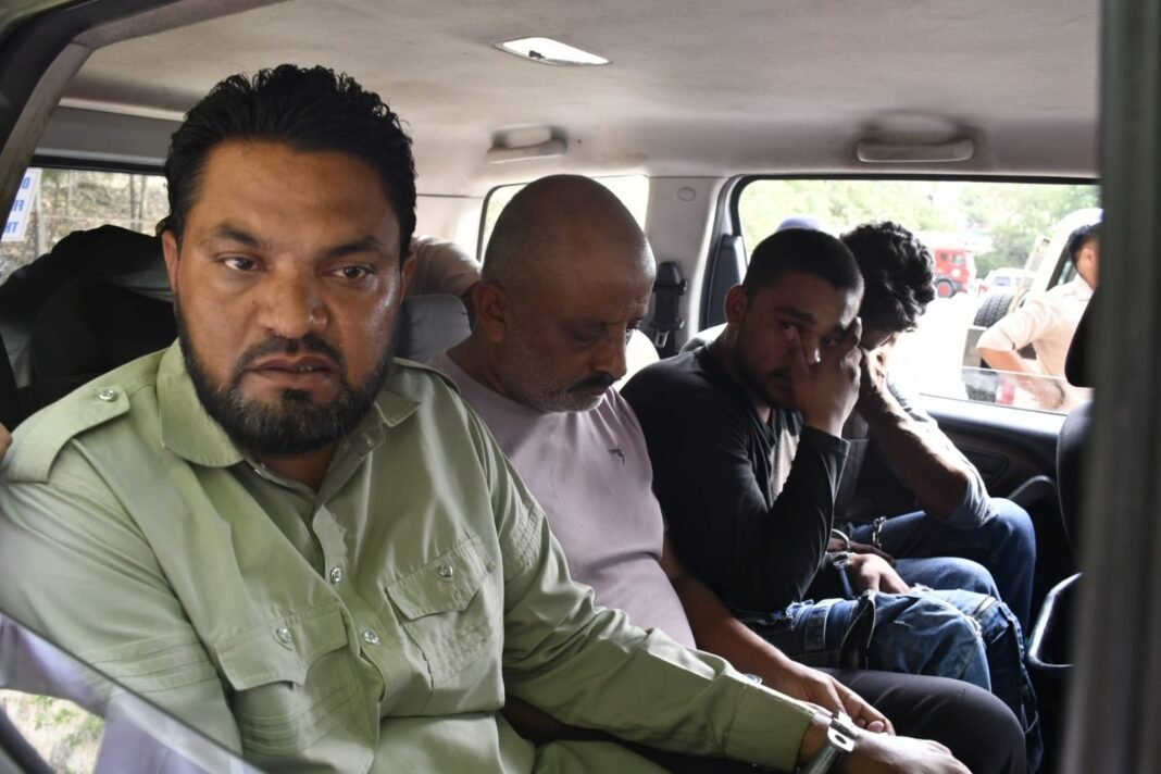 किराये पर कार लेकर बेचने वाले बड़े गिरोह का पर्दाफाश, करोड़ों की 20 गाड़ियां बरामद