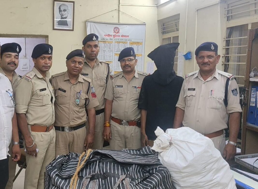 शाहजहाँनाबाद पुलिस की बड़ी कार्रवाई: 53 लीटर अवैध शराब के साथ तस्कर गिरफ्तार