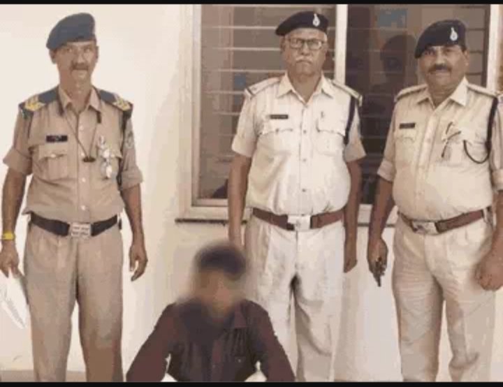 चलती ट्रेन में महिला का पर्स लूटने वाला शातिर ‘शिब्बू महाराज’ गिरफ्तार, 2 लाख से ज्यादा का माल बरामद