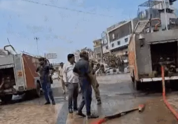 भोपाल के लालघाटी स्थित एलर कॉम्प्लेक्स में लगी भीषण आग, बाल-बाल टला बड़ा हादसा