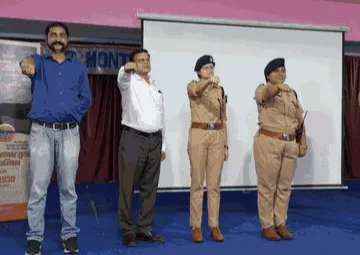 भोपाल: ‘सेफ क्लिक 2.0’ अभियान के जरिए छात्र हुए साइबर सुरक्षा के प्रति जागरूक