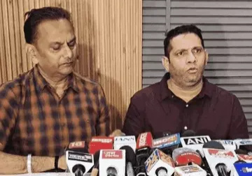 इंदौर: नाना पटवारी को हिरासत में लेने पर सियासत गरम, जीतू पटवारी ने बताया ‘राजनीतिक प्रतिशोध’