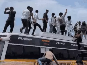 भोपाल में किसानों का उग्र आंदोलन: CM हाउस की ओर कूच, मूंग खरीदी सीमा बढ़ाने की मांग