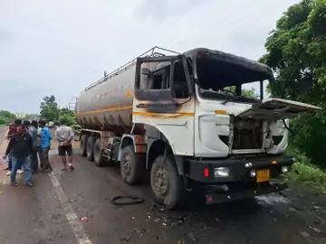 भोपाल: एथेनॉल टैंकर के केबिन में लगी भीषण आग, टला बड़ा हादसा