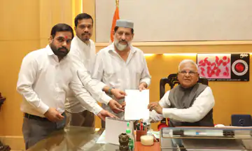 बरकतउल्ला विश्वविद्यालय का नाम बदलने पर विवाद: आरिफ मसूद ने राज्यपाल को सौंपा ज्ञापन