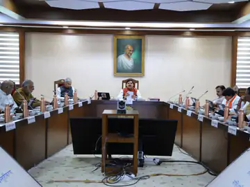 भोपाल: कैबिनेट बैठक में बड़े फैसले; UCC को मंजूरी, ‘दृष्टि पोर्टल’ लॉन्च और टेक होम राशन व्यवस्था में बदलाव