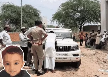 घर के बाहर खेल रहे ढाई साल के मासूम को डंपर ने कुचल, इकलौते बेटे की मौत से परिवार में कोहराम
