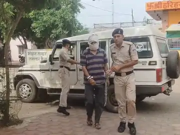 खरगोन में 10 अवैध पिस्तौल के साथ तस्कर गिरफ्तार, बाइक और हथियार जब्त