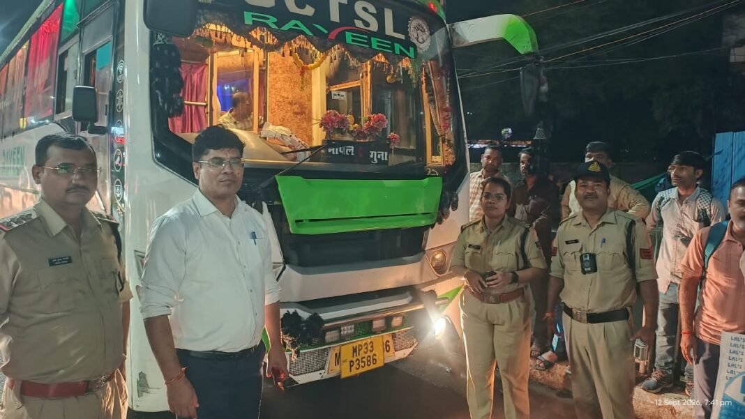 नादरा बस स्टैंड और लालघाटी पर परिवहन विभाग की बड़ी कार्रवाई, 2 बसें ज़ब्त और 2 का फिटनेस निरस्त