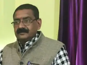 टीकमगढ़ में रिश्वतखोरी का मामला: नामांतरण के एवज में 30 हजार मांगने वाला बाबू निलंबित