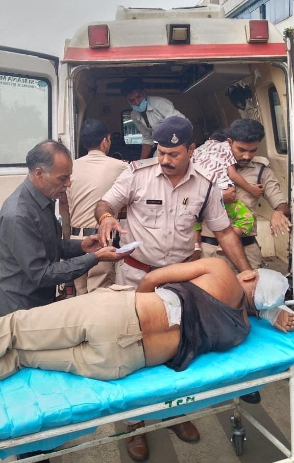 रायसेन जिला जेल में खूनी संघर्ष: कैदी ने प्रहरी को मारी गोली, एम्स रेफर